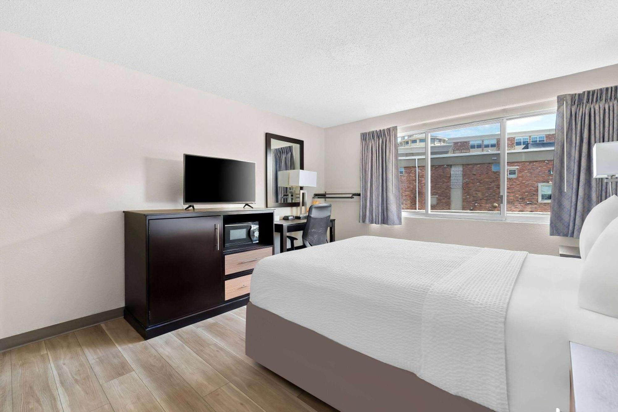 Days Inn By Wyndham Albany Suny Екстериор снимка