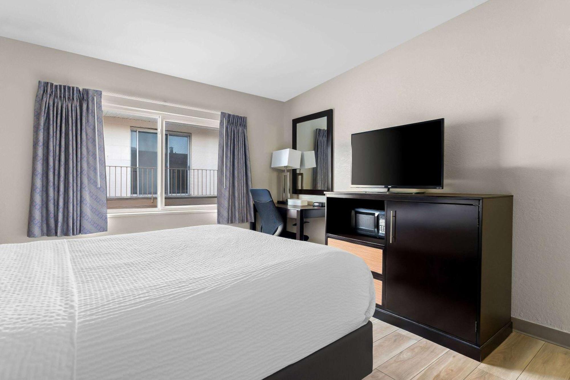 Days Inn By Wyndham Albany Suny Екстериор снимка