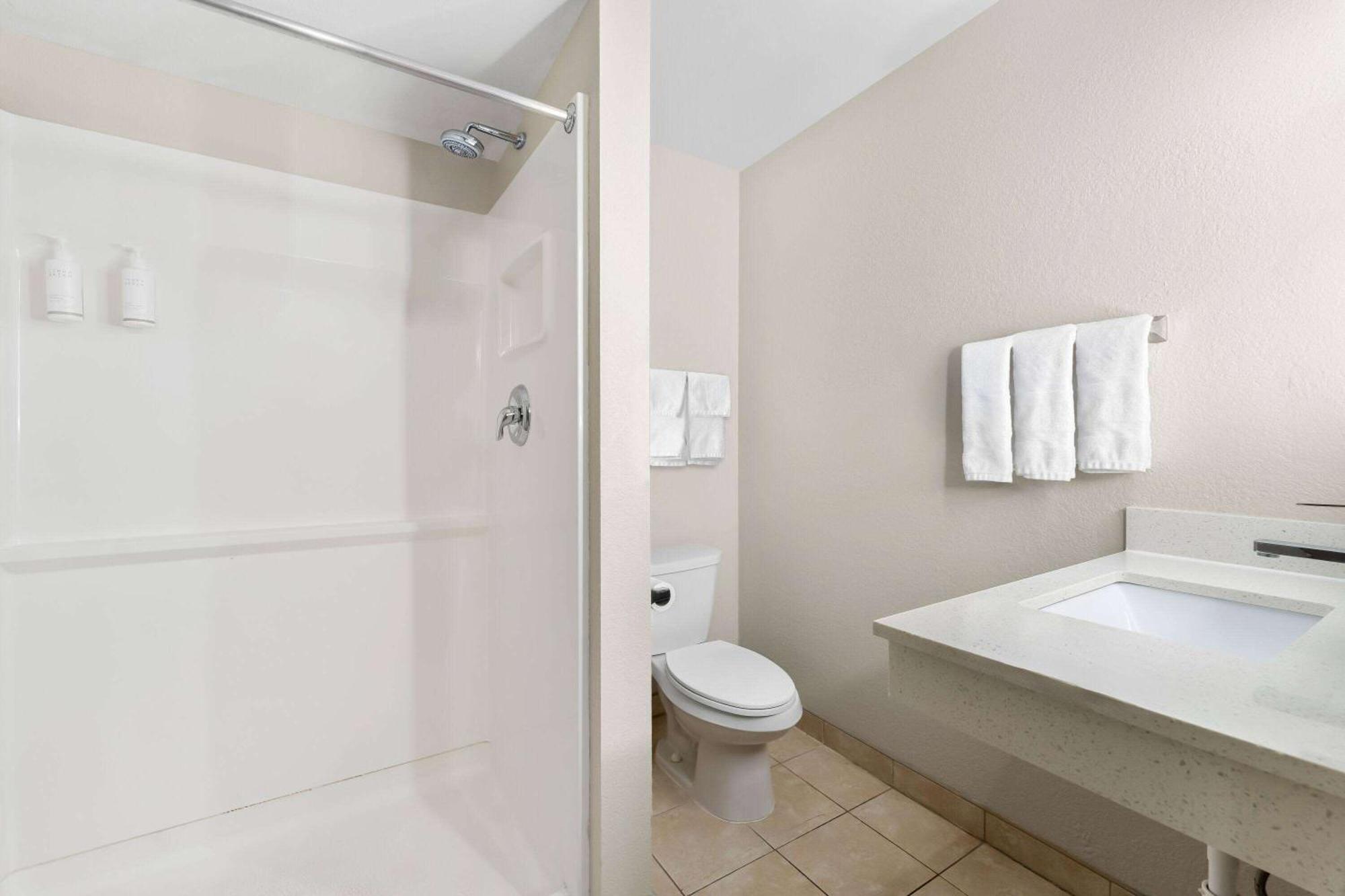 Days Inn By Wyndham Albany Suny Екстериор снимка
